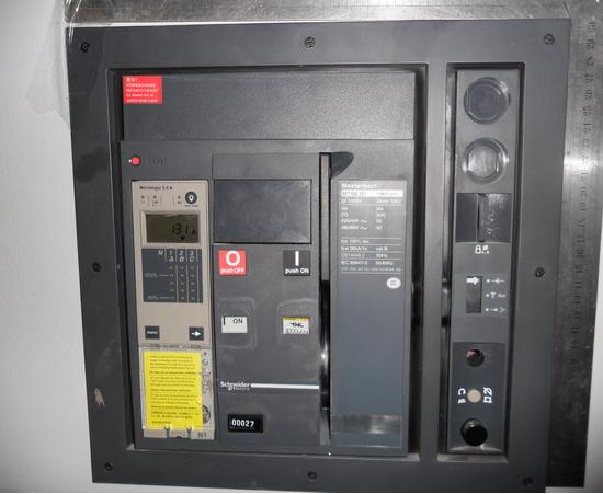 施耐德框架断路器无法合闸怎么维修？